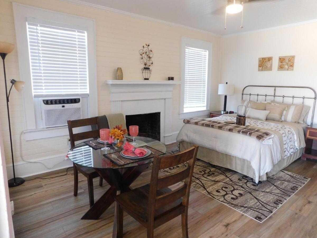 Lawrence Village Bed And Breakfast Swainsboro エクステリア 写真