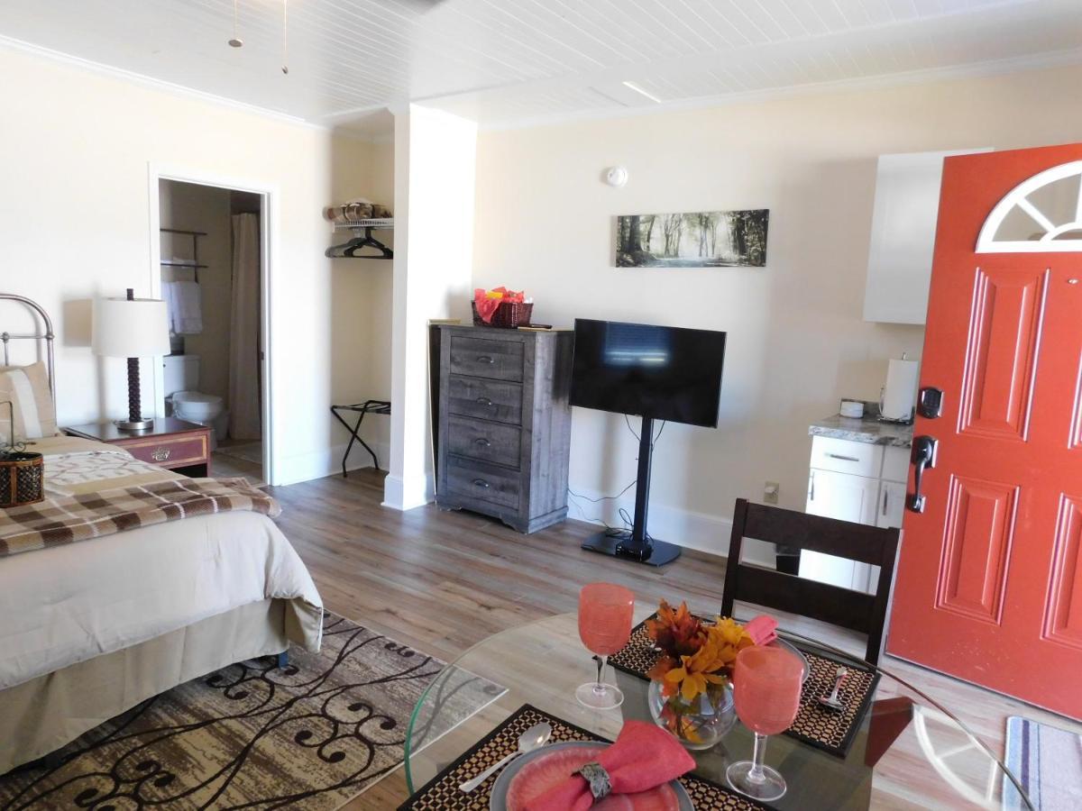 Lawrence Village Bed And Breakfast Swainsboro エクステリア 写真